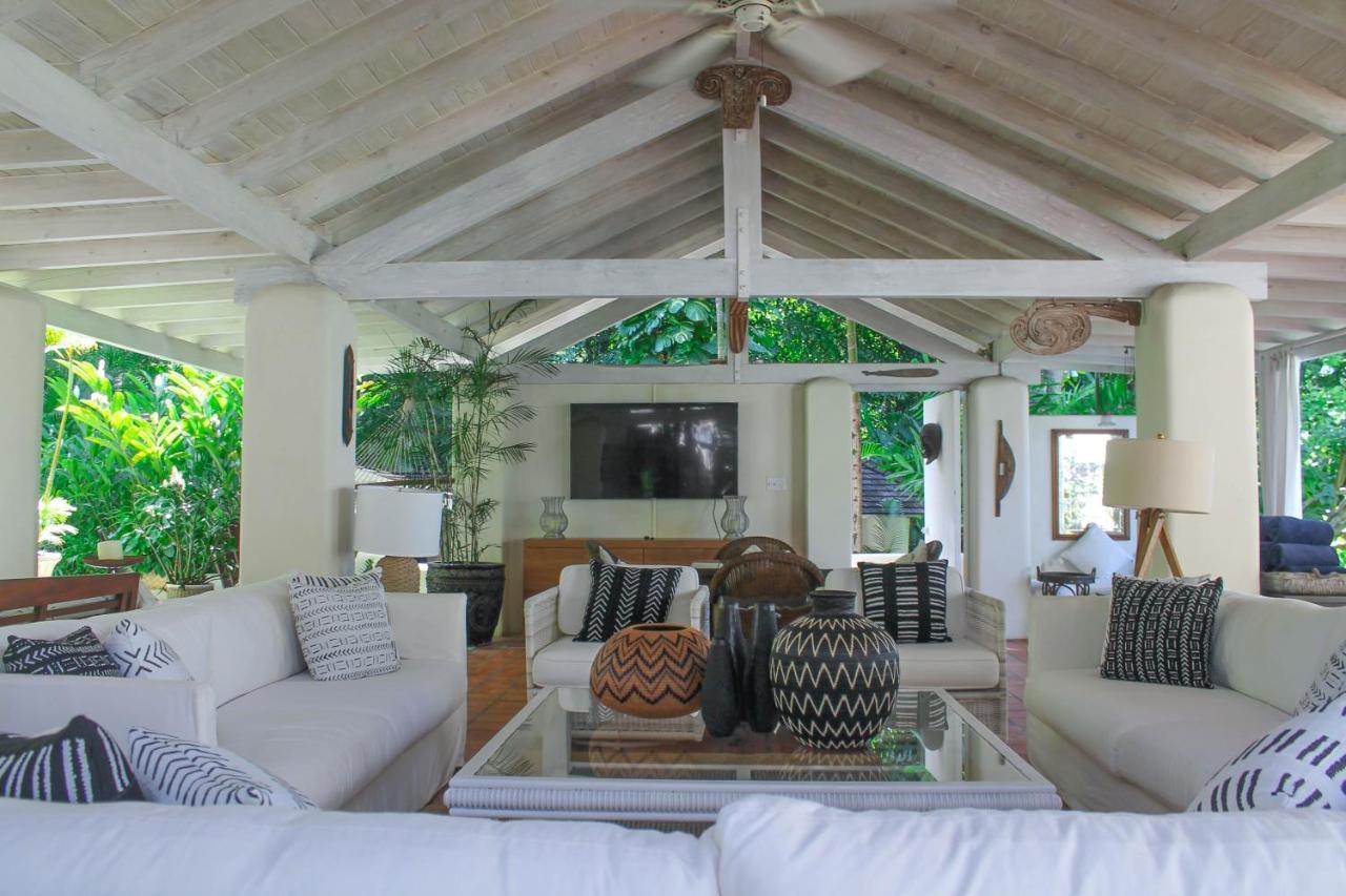 Landmark House & Cottage Saint James Bagian luar foto